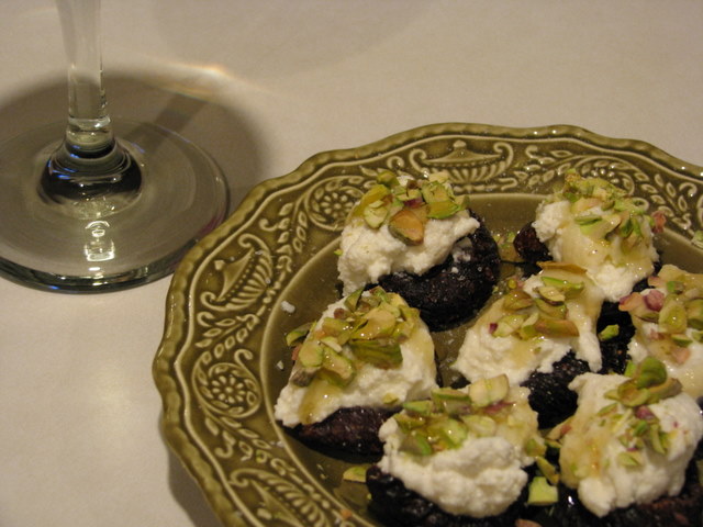 Valentine’s Day: Dried Figs with Ricotta, Pistachios and Honey